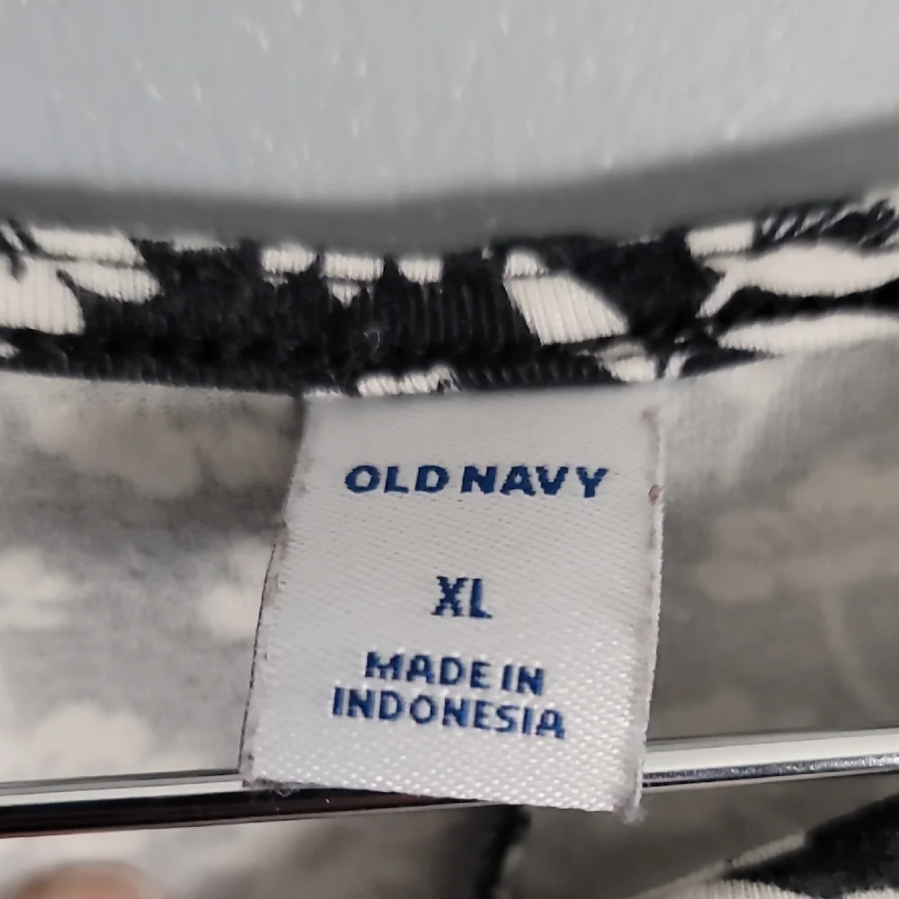 Old Navy Relaxed Black and White 3/4 Sleeve Dress - Picture 2 of 7